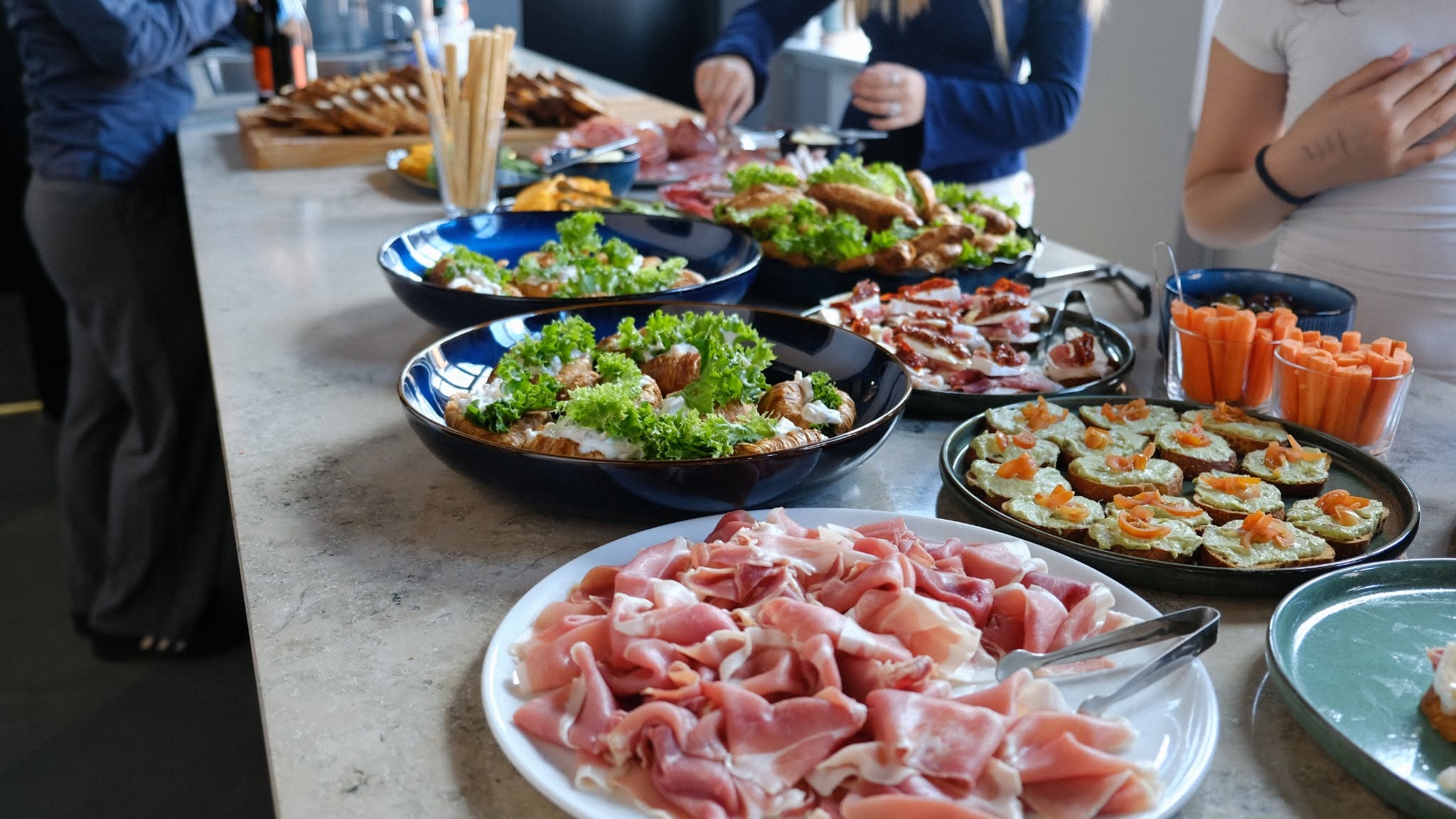 En indbydende buffet hos El Plato