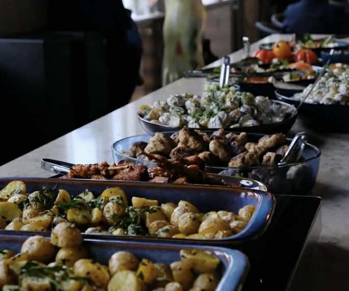 Buffet med varme retter